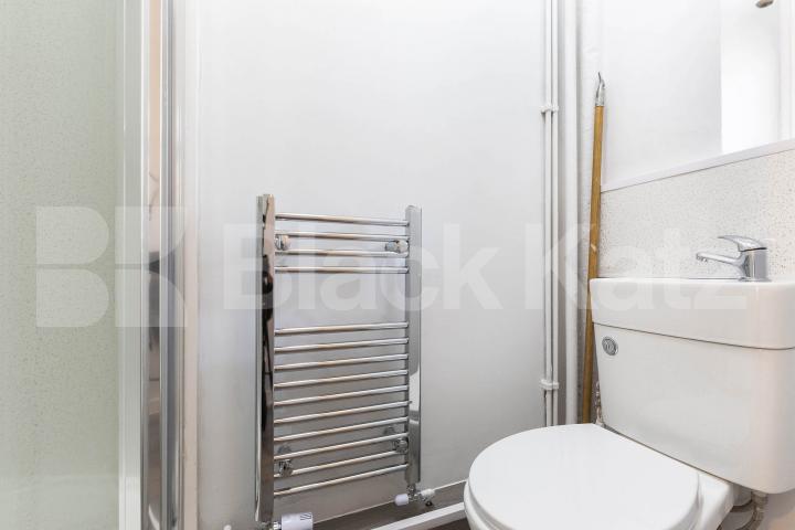 Newly refurbished one bed minutes to Euston, UCL and UCH Phoenix Road, Camden / Euston